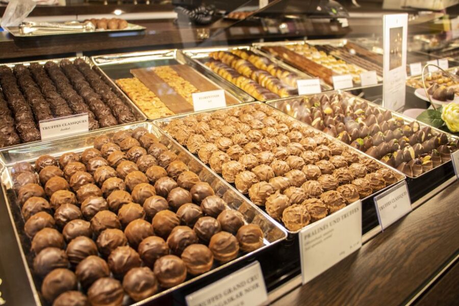 Zurich: Chocolate Tasting and Traditions Tour With a Local - Inclusions and Additional Details