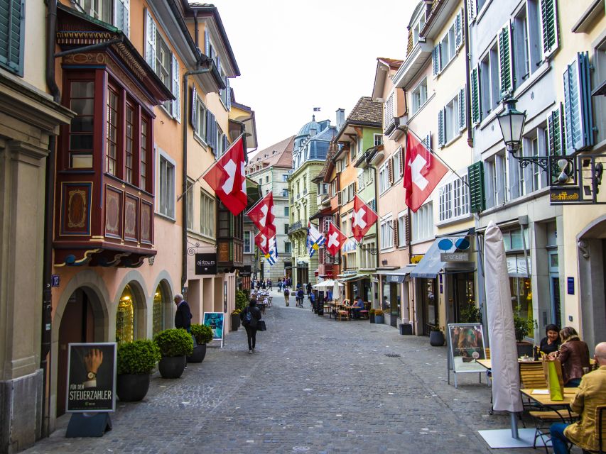 Zurich: Insta-Perfect Walk With a Local