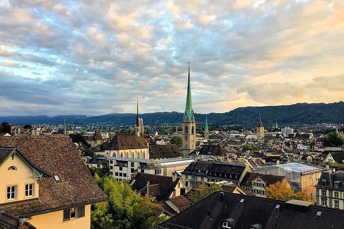 Zurich Small-Group Guided Walking Tour Including Lake Cruise