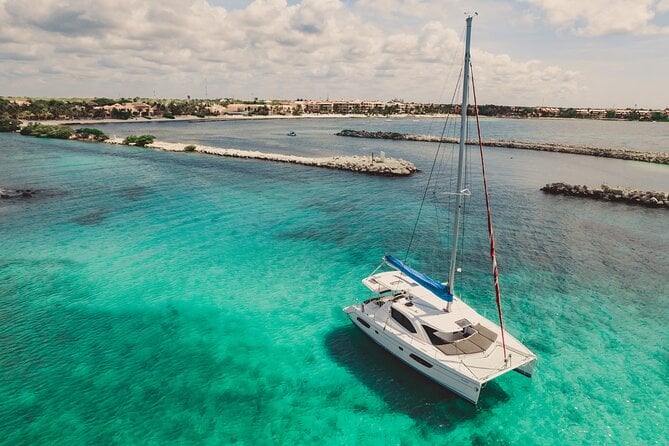 8-Hour Private 44 Leopard Catamaran Tour to Cozumel Beach W/Food & Open Bar - Activities and Amenities