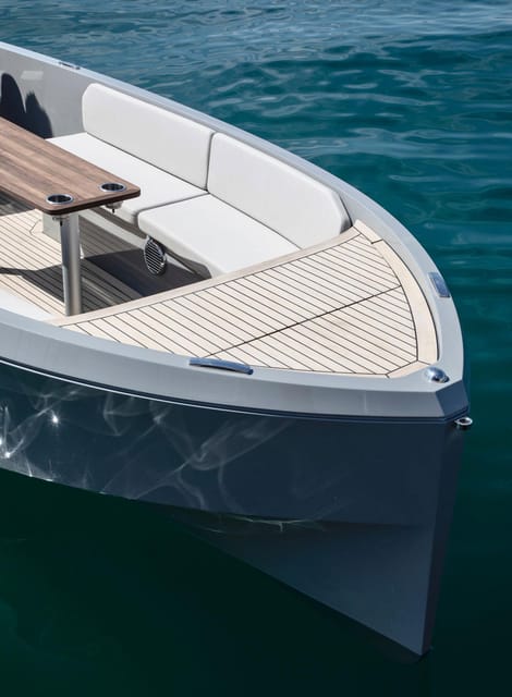 Boat Rental in Santa Maria Di Leuca · Mana 23 () - Boat Tour Details