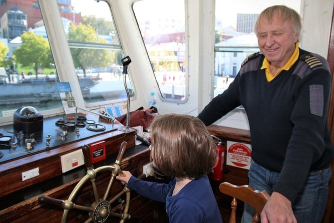 Derwent River Historic Harbour Cruise From Hobart - Dining Options and Experiences