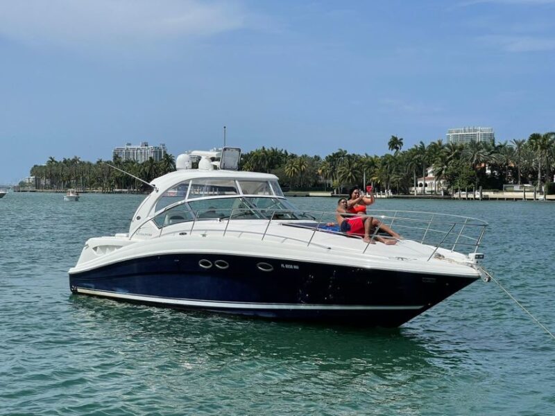 ⭐️⭐️⭐️⭐️⭐️ Private 🛥️ Yacht Rentals ⏰ 2h 🍾 Champagne Gift - Yacht Experience and Activities