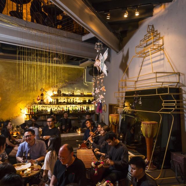 Bangkok: Guided Bar Hopping Night Tour With Private Option - Meeting and Participation Details