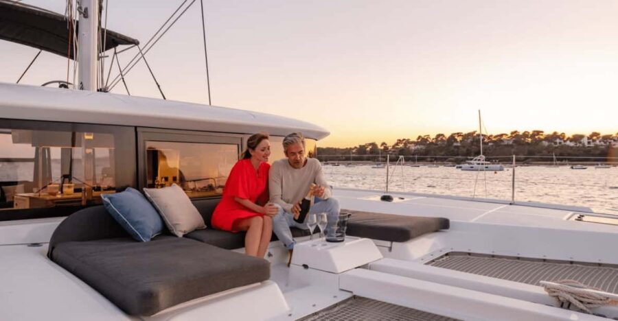Heraklion: Dia Island Catamaran Cruise With Drinks and Lunch