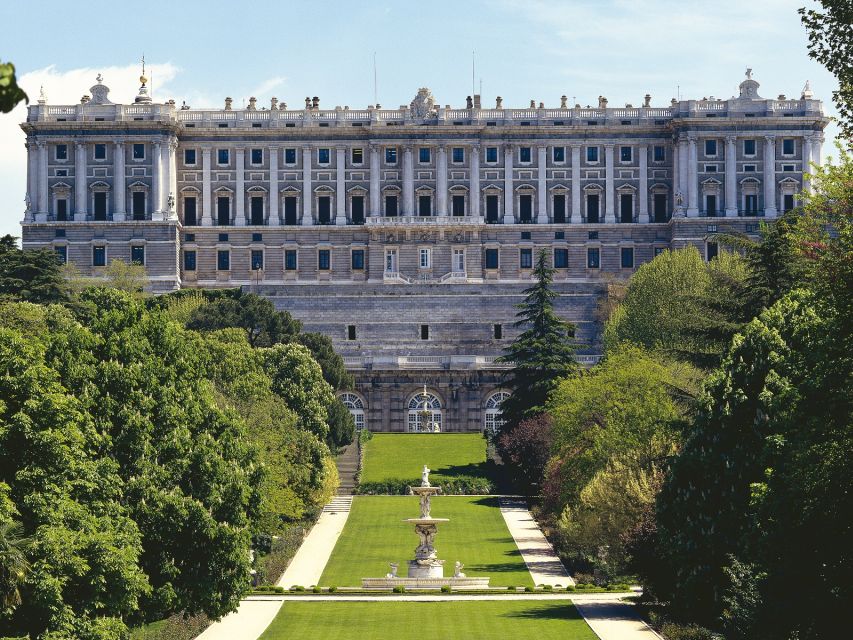 Madrid: Royal Palace Guided Tour With Entry Ticket