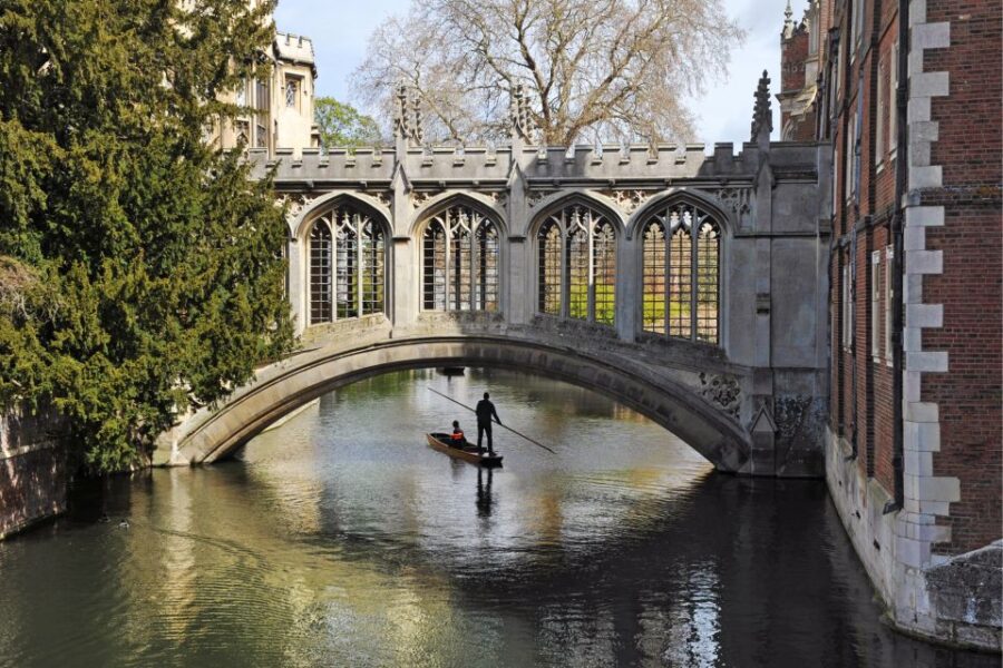 Cambridge: Self-Guided Highlights Scavenger Hunt and Tour - Parkers Piece: Start of the Hunt