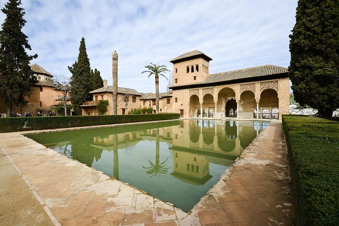 Alhambra, Generalife Gardens & Optional Nasrid Palaces