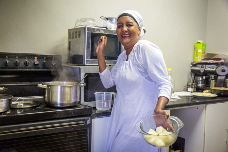 Cape Town: Bo-Kapp Walking Tour and Malay Cooking Class - Visiting Oldest Mosque and Museum