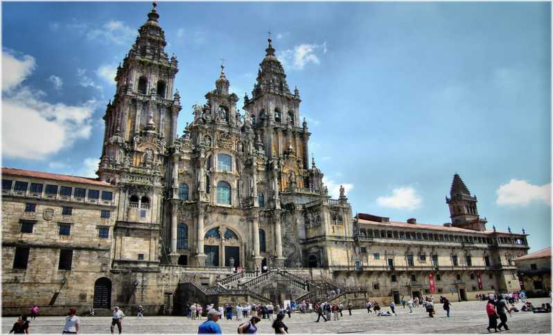 Cathedral of Santiago + Museum + Tour of the Historic Center - Tour Overview