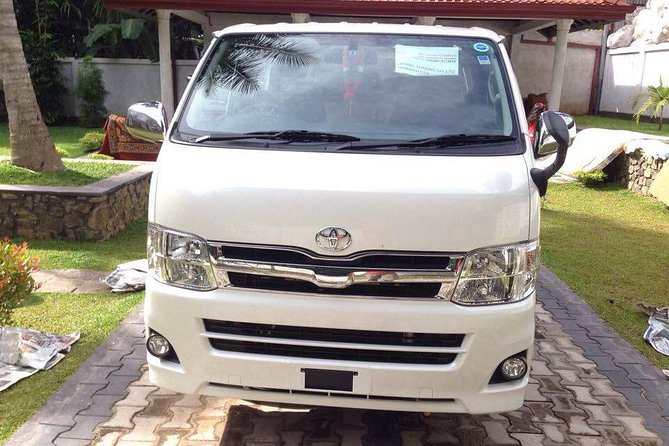 Colombo Airport to Colombo Hotel One Way Drop - Private Transfer