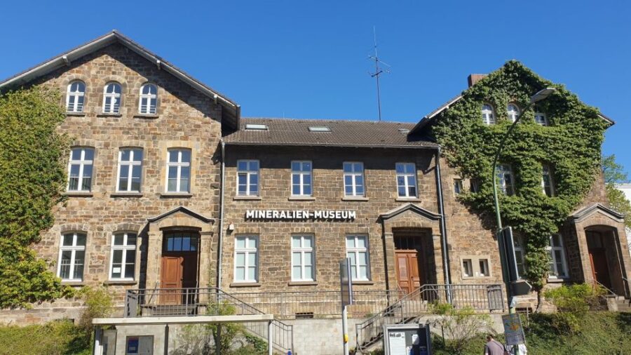 Food: Kupferdreh – Self-guided Walk Railway, Lake, History