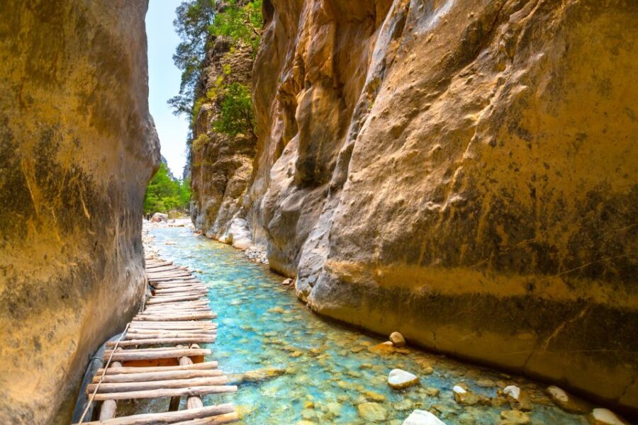 From Chania/Rethymno: Samaria Gorge Guided Hike With Pickup