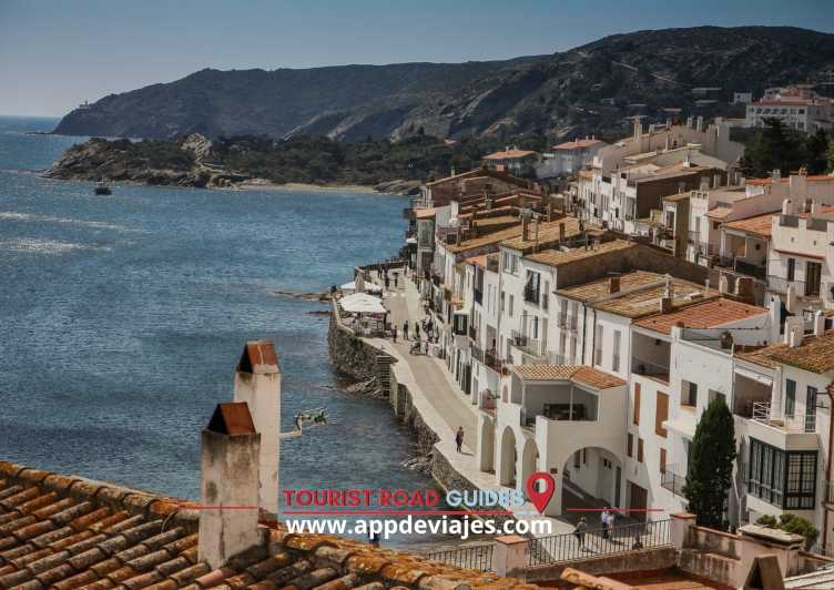 From Salou: Tour Private Cadaques & Winnery Tast