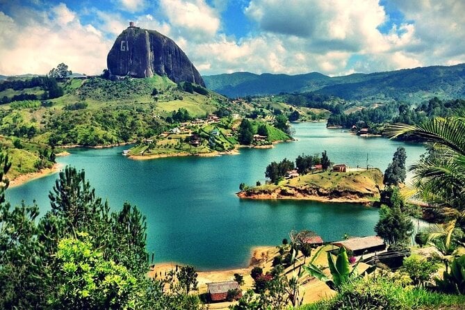 Guatapé Rock Of El Peñol Excursion + Gastronomic Tour And Cruise On The Dam