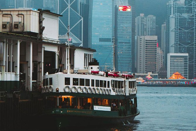 Hong Kong Layover Private 6-Hour Tour by Public Transport