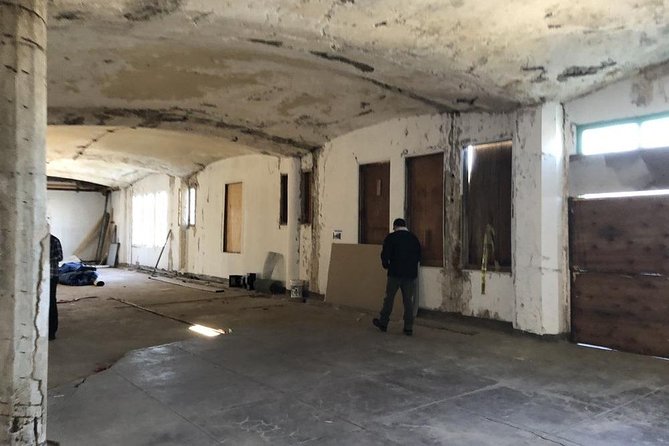 Main Street Ghost Adventure: Walking Tour in Jerome With Ghost Hunting Equipment - Key Points