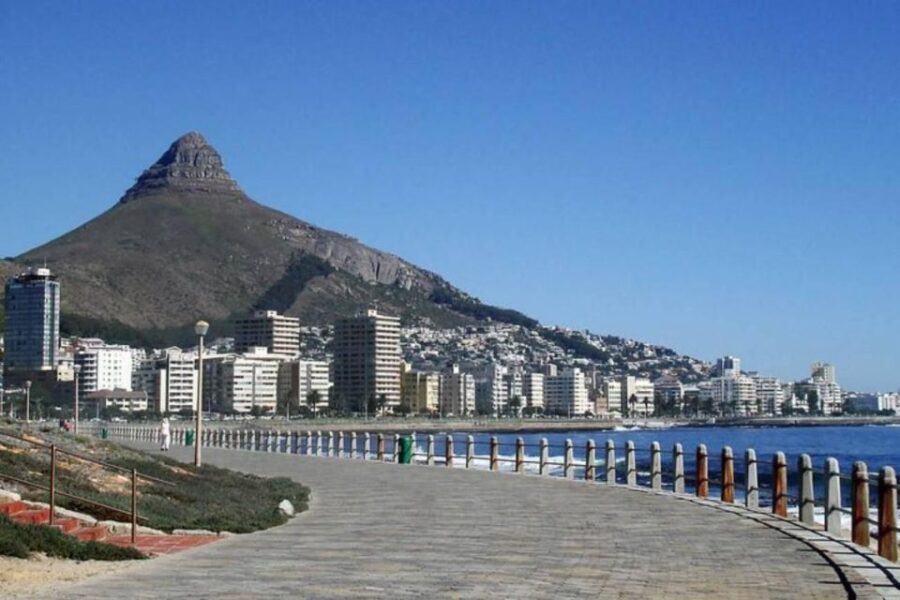 Meandering Through Mouille Point: a Self-Guided Audio Tour