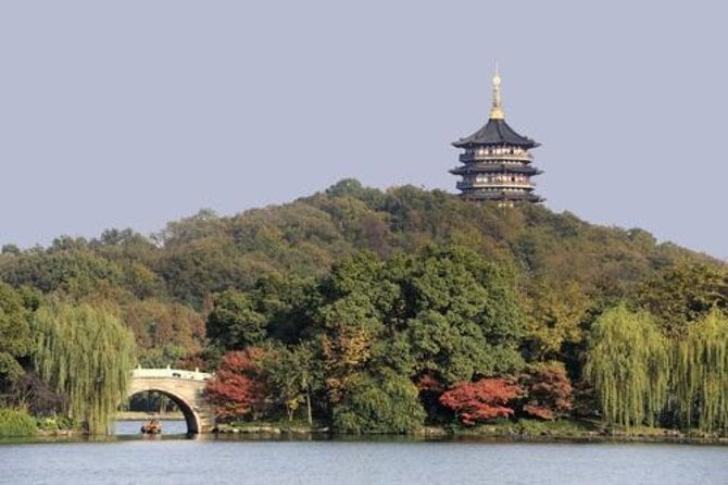 One-Day Hangzhou Dragon Well Tea Culture & West Lake Private Tour