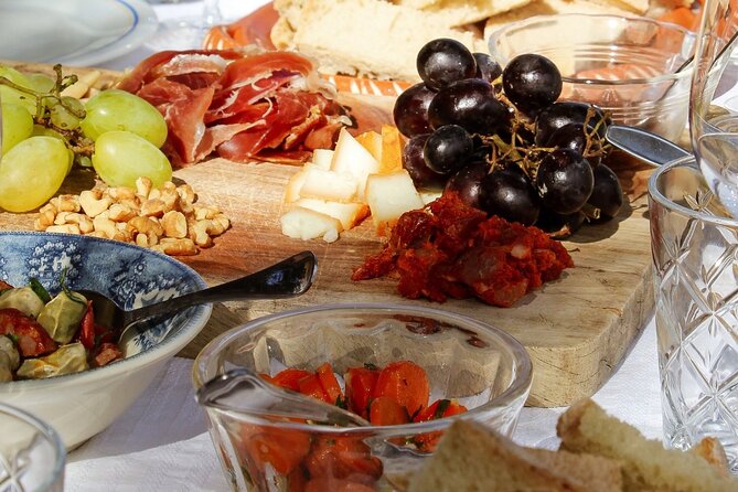 Premium Vineyard Tour & Tasting