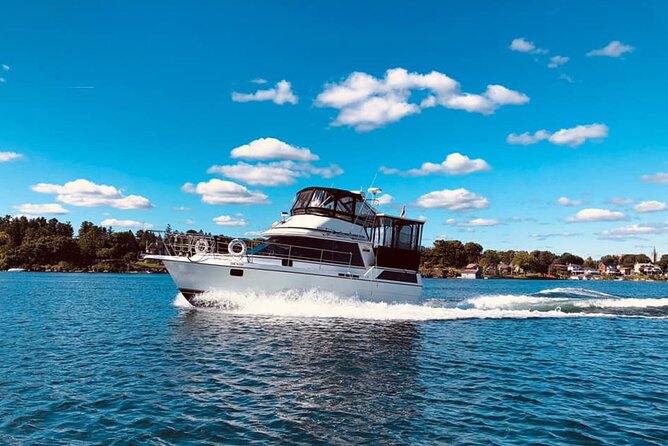 Private 1.5 Hour 1000 Islands Cruise for up to 10 People