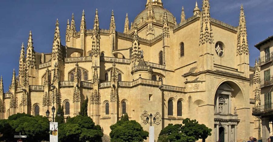 Private Tour Monasterio Escorial & Segovia With Hotel Pickup