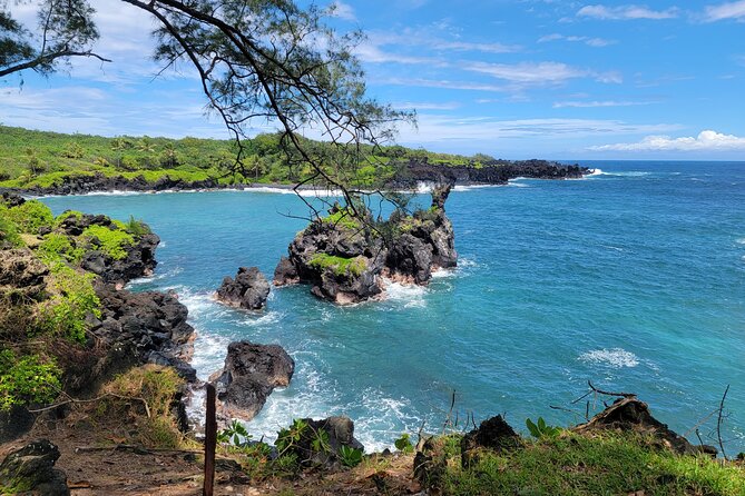 Road to Hana Rainforest, Black Sand Beach, Waterfalls & Lunch