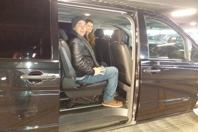 Shared Arrival Transfer London Airport to Hotel Accommodation