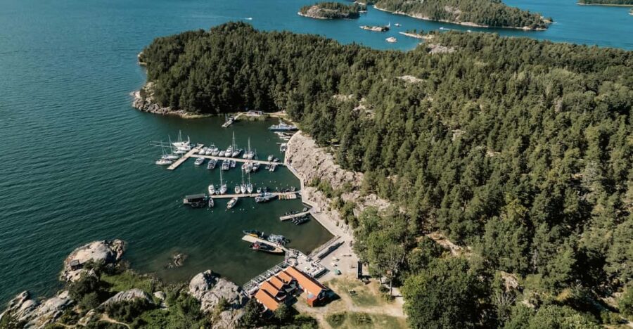 Stockholm: RIB Speed Boat Tour Incl. Island Visit
