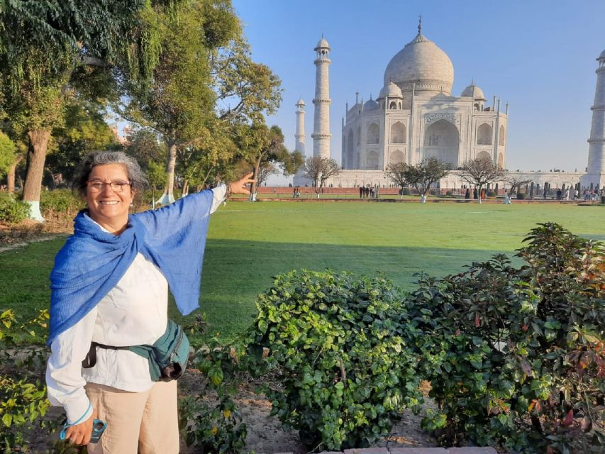 Taj Mahal Along With Khajuraho Heritage and Temple Tour - Itinerary Highlights