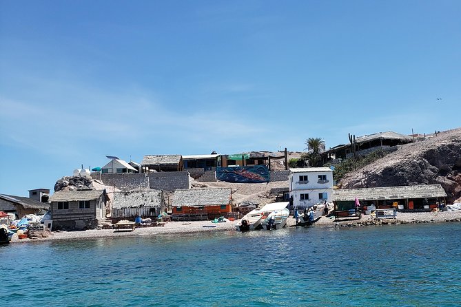 Visit Paradisiac Islands in La Paz