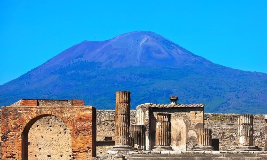 2 Days Tour: Pompei & Naples Center With Underground - Tour Overview