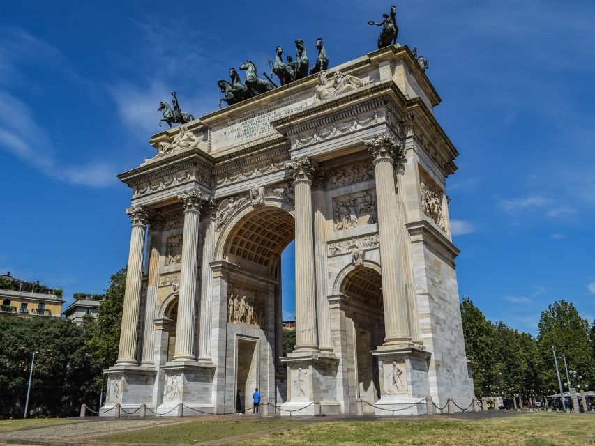 2-Hour Milan by Night Walking Tour - Tour Overview