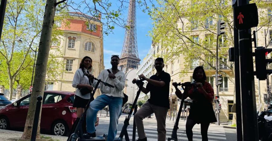 2-Hour Top Sights Paris E-scooter Tour