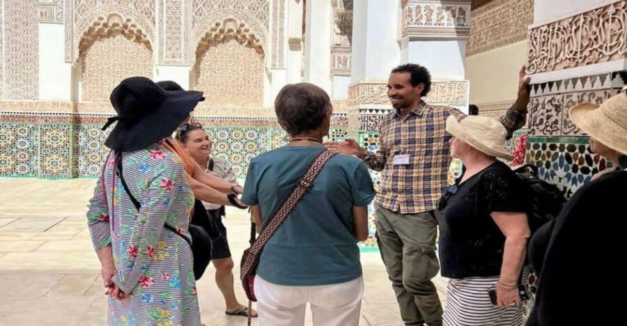 2 Hours Private Walking Tour With Local Friend