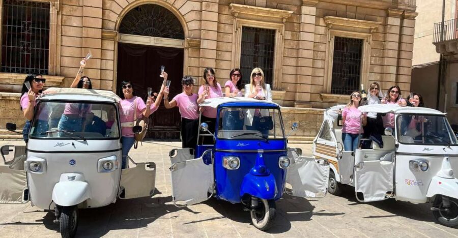 2 Hours Tuk Tuk Tour in Siracusa