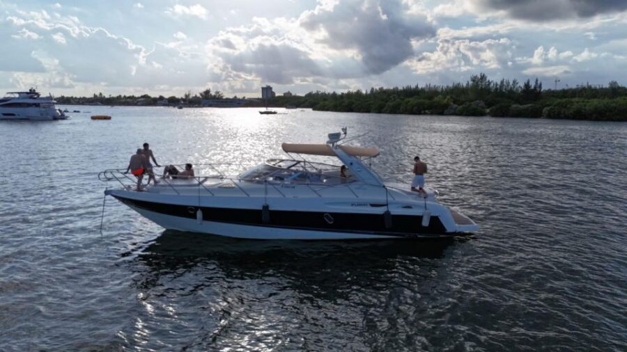 2 HOURS Yacht in Miami for Up to 12 People