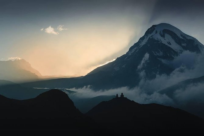 3-Day Hiking Group Tour in Kazbegi