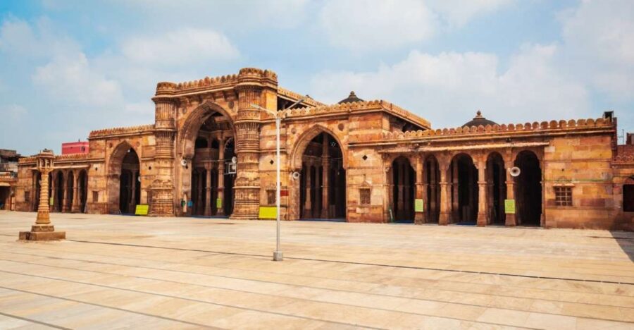 3 Hour Heritage Walk in the Walled City of Ahmedabad
