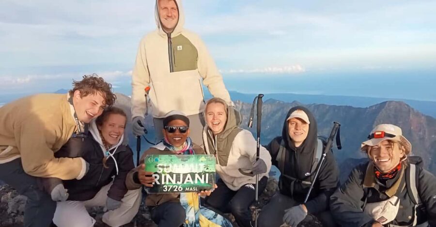 3d/2n Trekking Mount Rinjani Summit Lake and Hot Springs. - Trek Overview