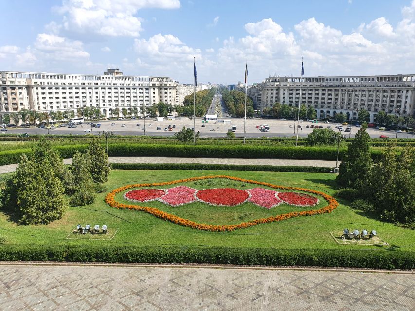6h Communism Tour in Bucharest With Ceausescu Mansion