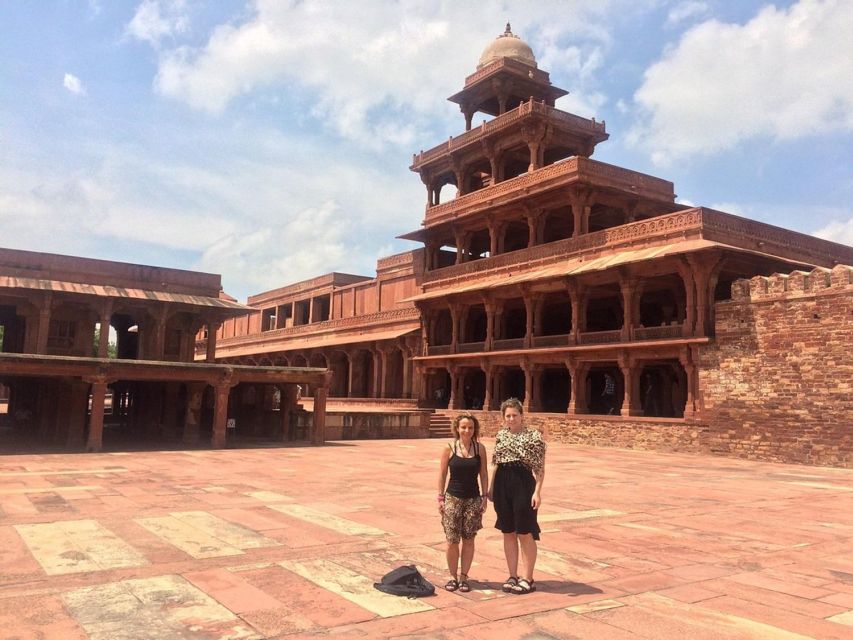 Abhaneri Step Well & Fatehpur Tour With Jaipur to Agra