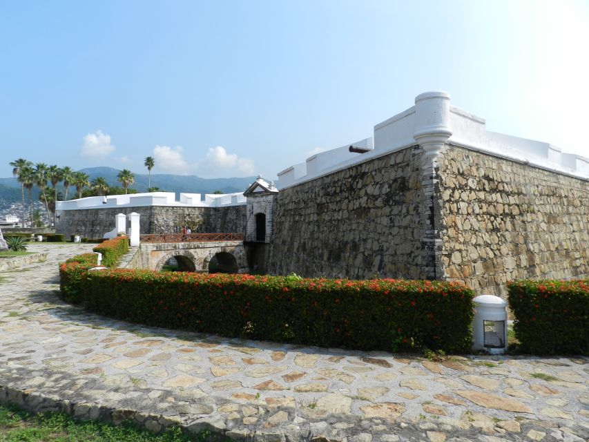*Acapulco Walking Tour San Diego Fort Museum & Cliff Divers