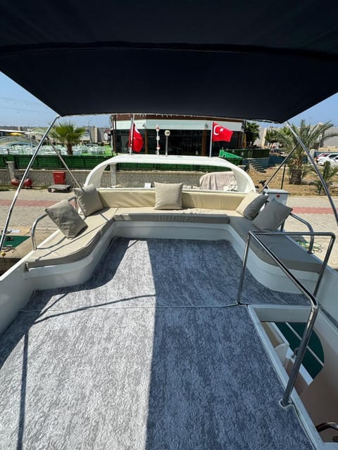 Alanya: 4 Hours Low Priced Luxury VIP Yacht Tour.