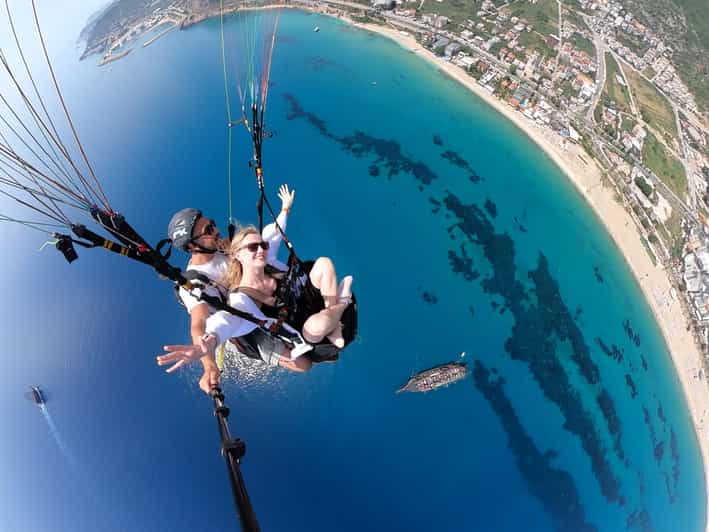 Alanya: Tandem Paragliding Flight to Cleopatra Beach