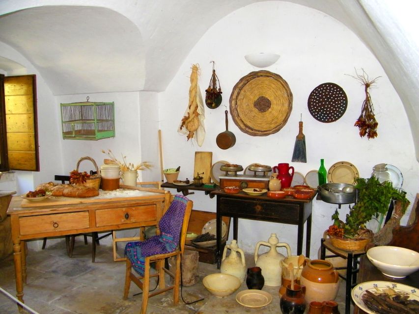 Alberobello: Guided Walking Tour of 2 Hours in the Trulli - Tour Overview