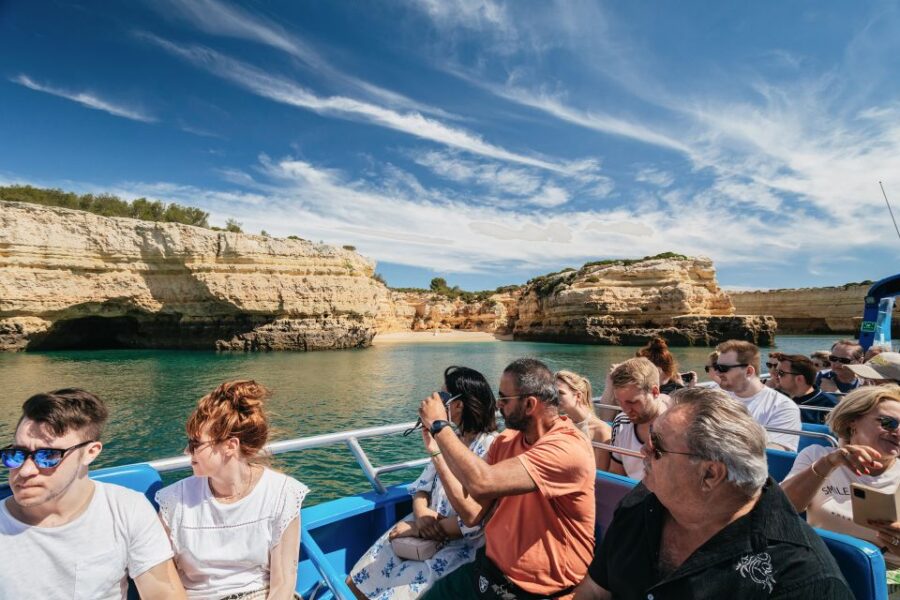 Albufeira: 2.5-Hour Benagil Caves & Dolphin Watching