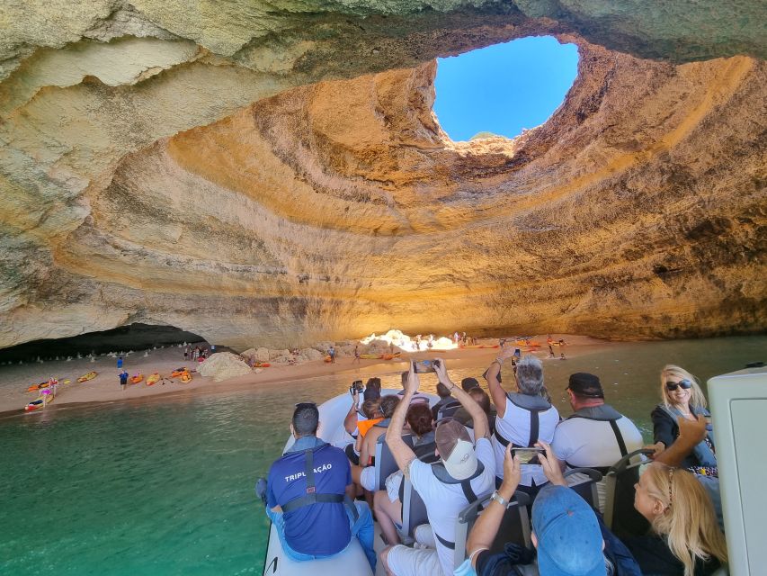 Albufeira: Benagil Cave and Dolphin Sightseeing Boat Cruise