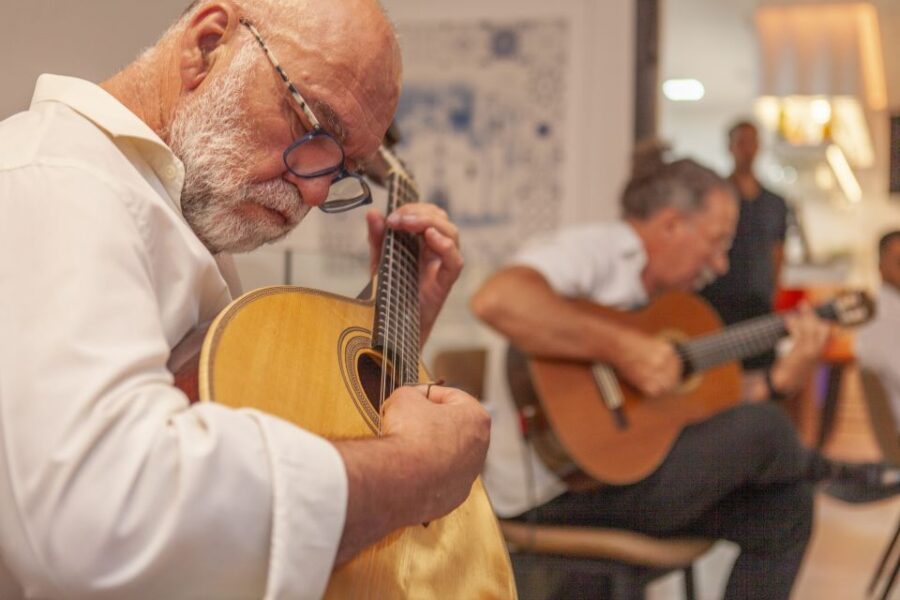 Algarve: Fado Night With 6- Course Algarvian Tapas Dishes
