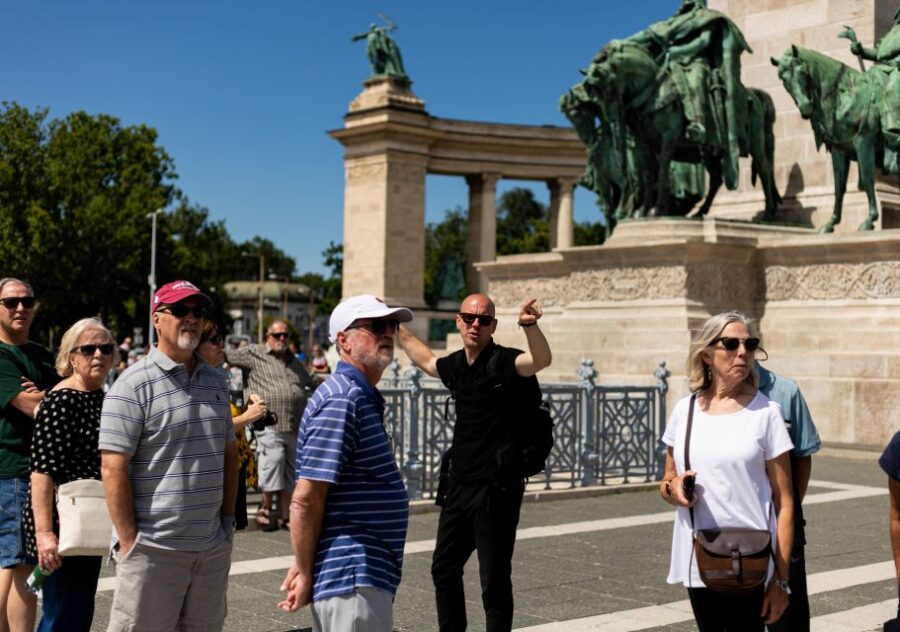 All About Budapest: 6-Hr Walking Tour With 3-Course Lunch